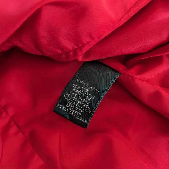 Black and Red Puffer Vest - Picture 2 of 5